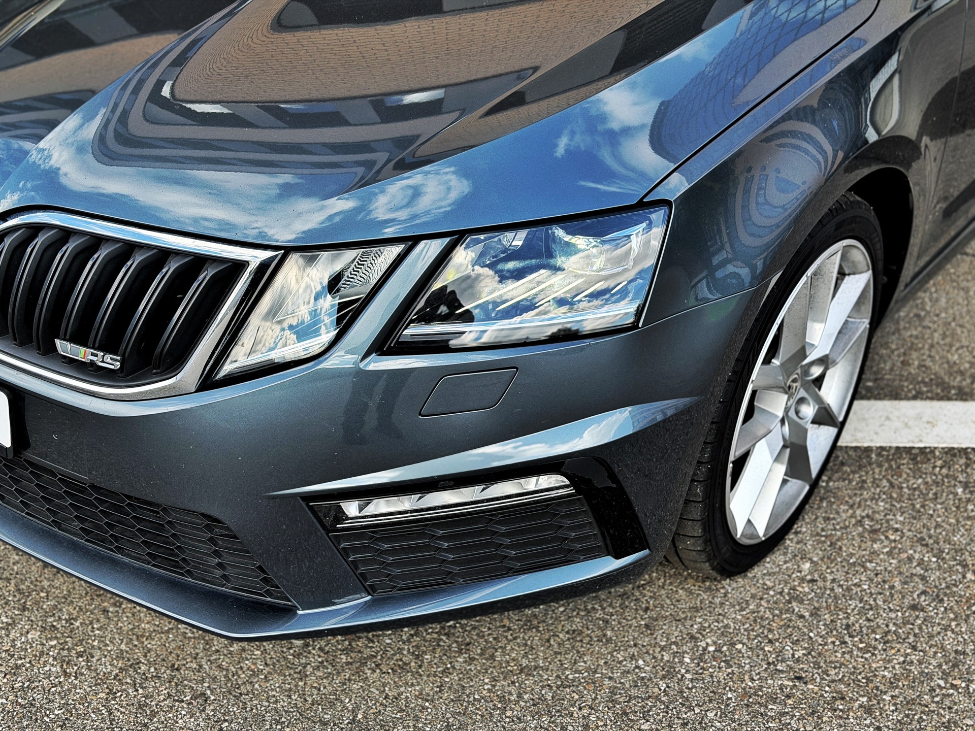 SKODA Octavia Combi 2.0 TDI RS 4x4 DSG-image-9