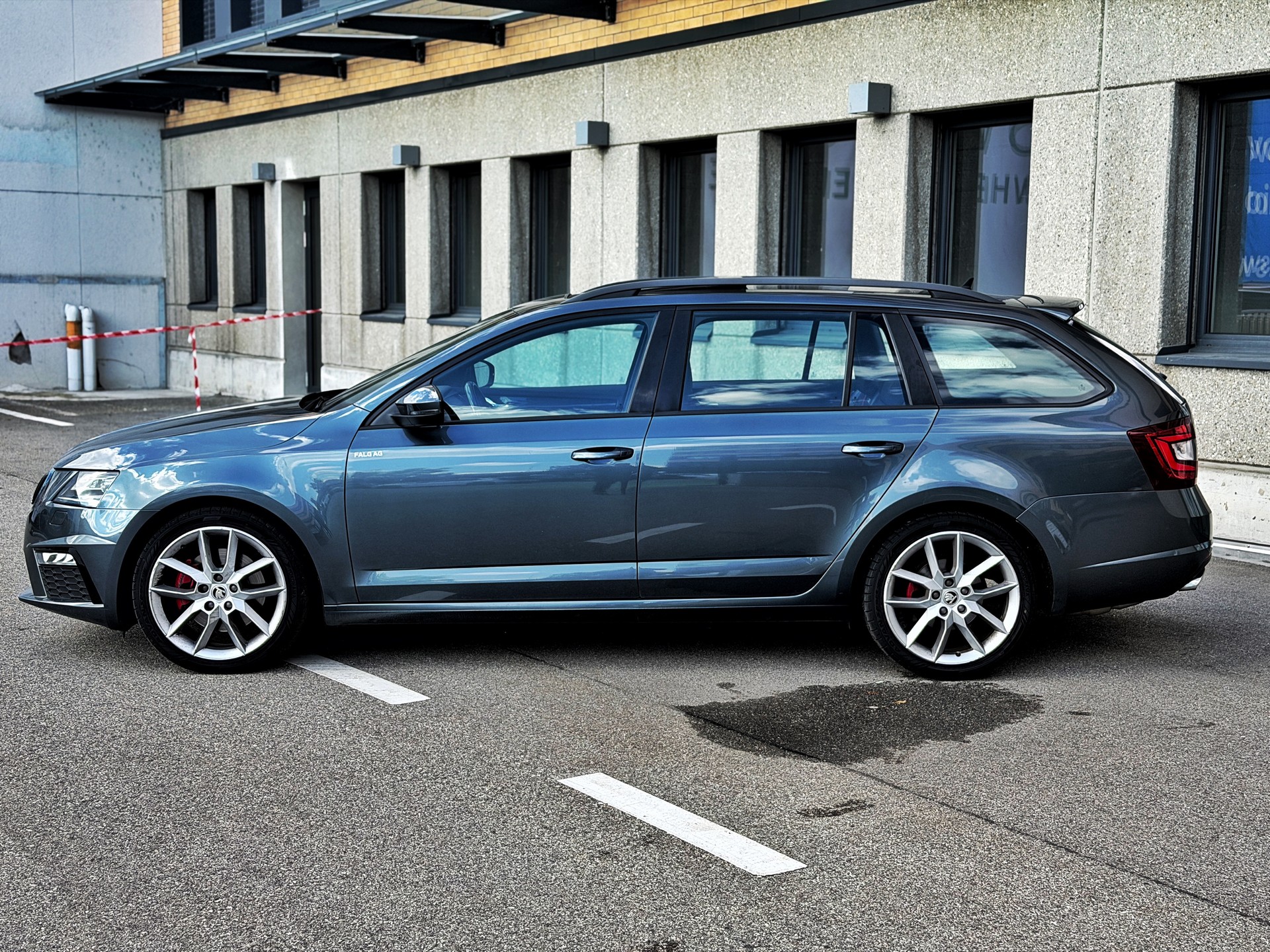 SKODA Octavia Combi 2.0 TDI RS 4x4 DSG-image-1