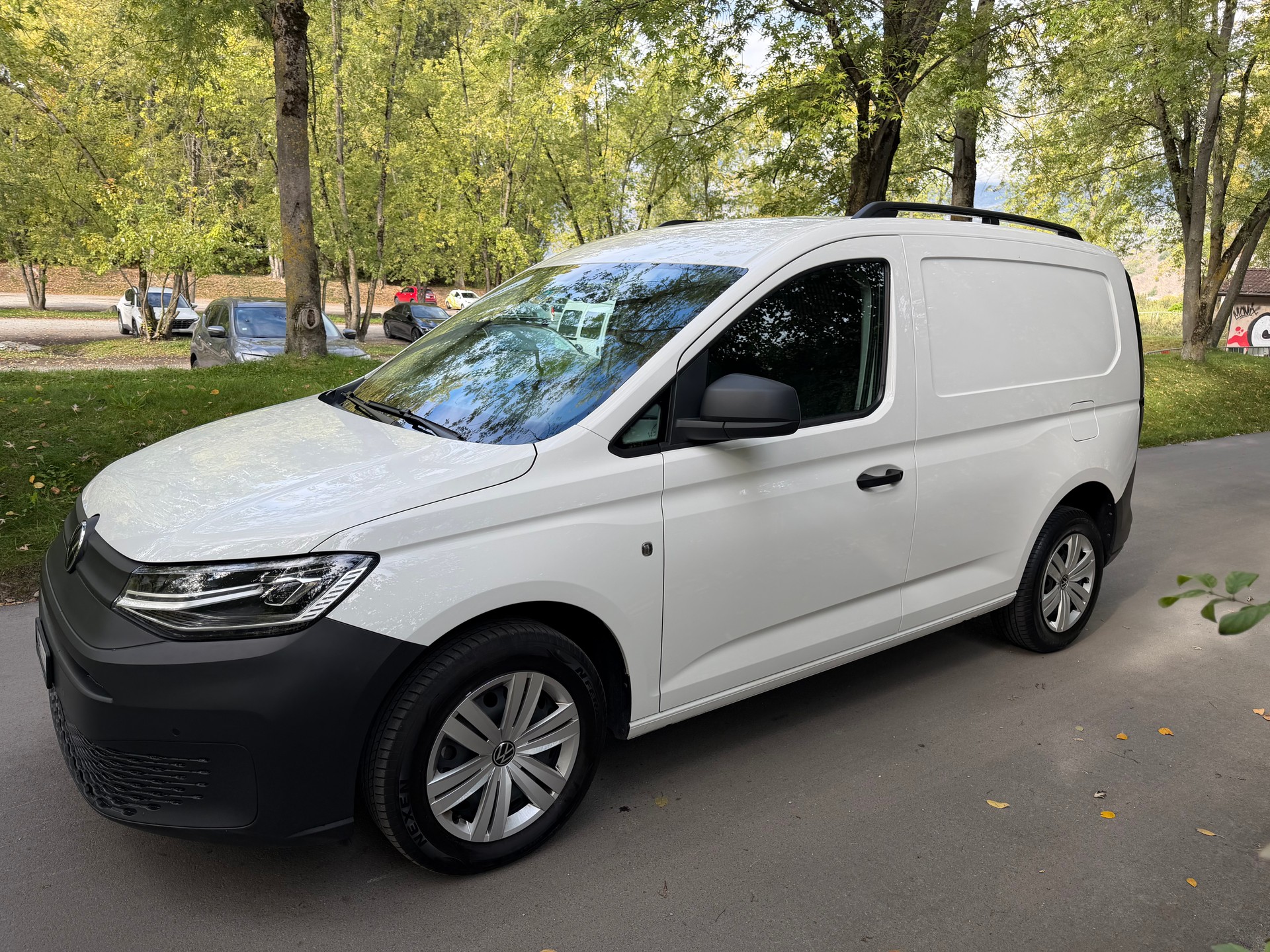 VW Caddy Cargo 2.0TDI-image-5