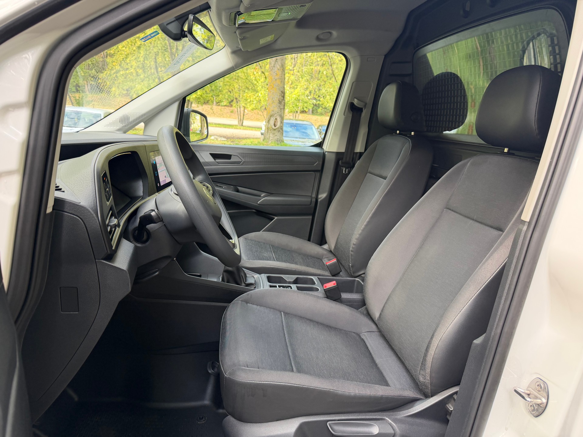 VW Caddy Cargo 2.0TDI-image-12