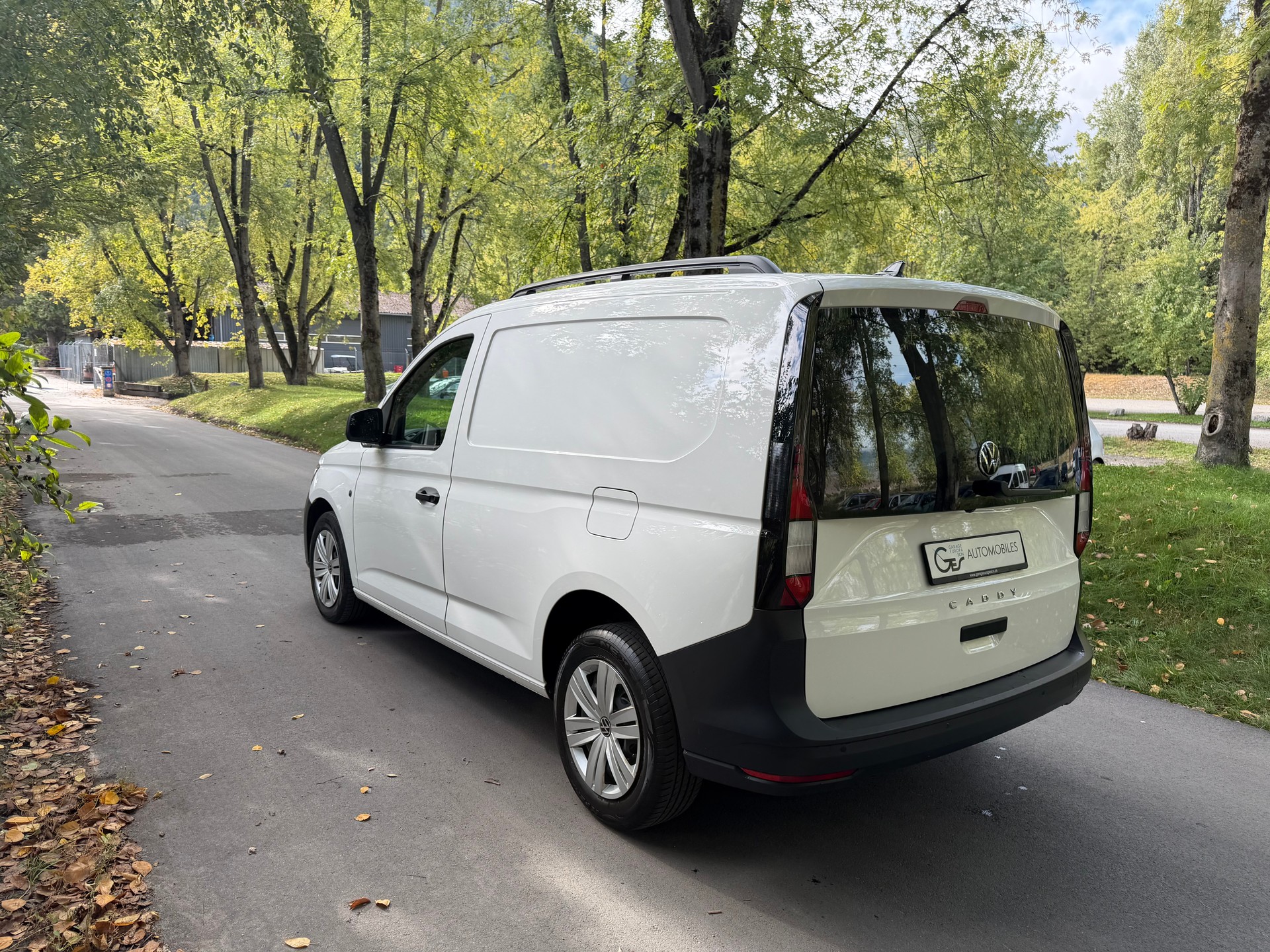 VW Caddy Cargo 2.0TDI-image-7