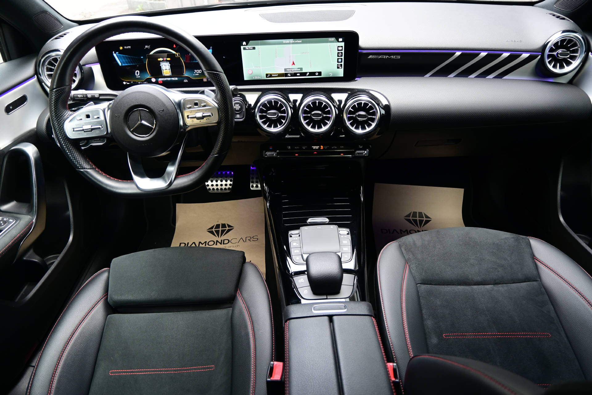 MERCEDES-BENZ A 35 AMG 4matic ** Pack Sport Black AMG**-image-17