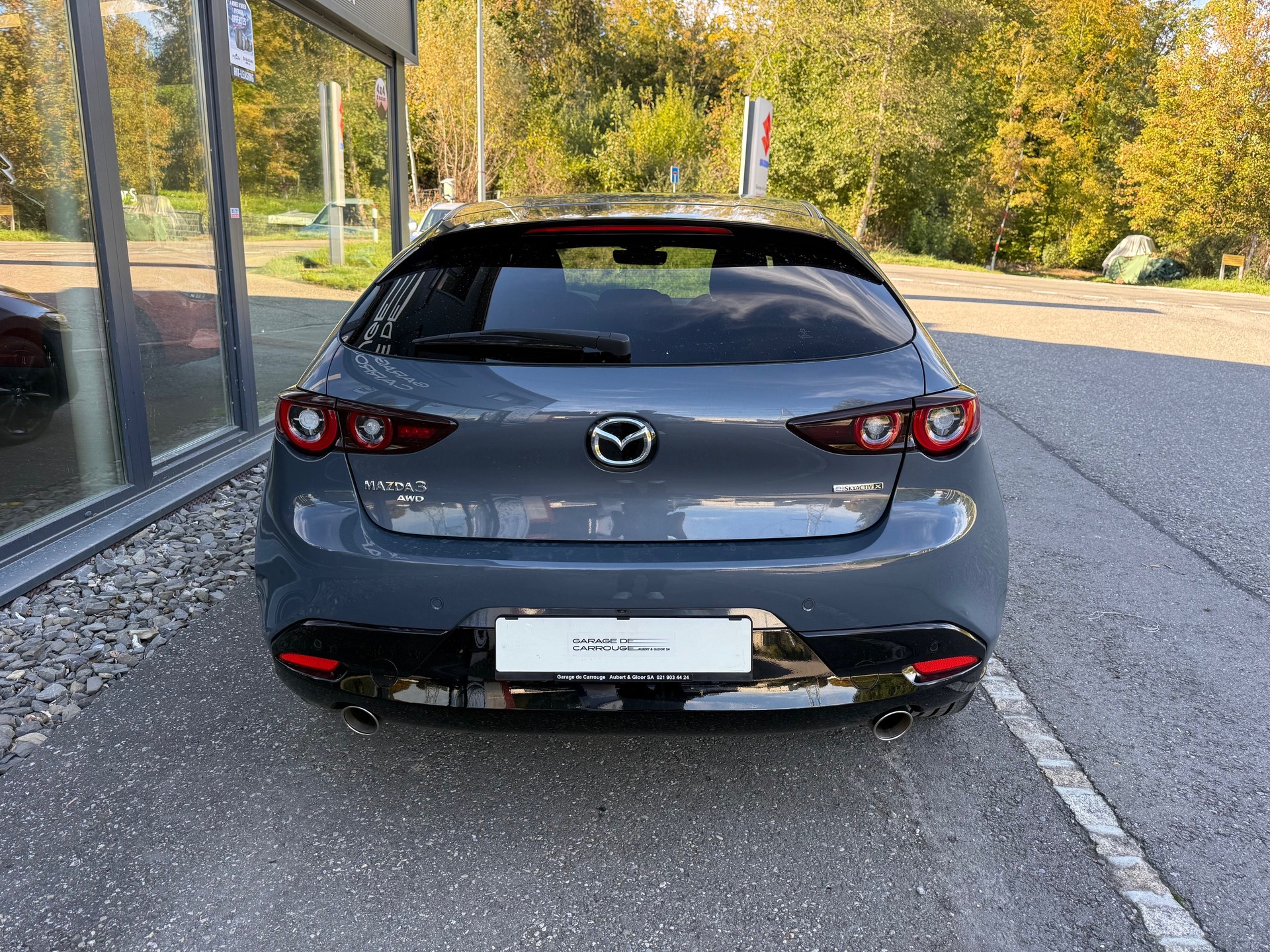 MAZDA 3 Hatchback SKYACTIV-X MHybrid 186 Homura AWD Automat-image-4