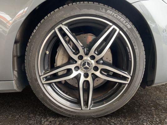 MERCEDES-BENZ E 220 d Swiss Star AMG 4M-image-7