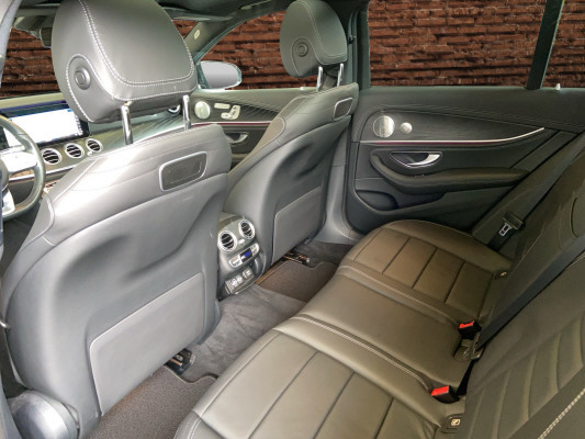 MERCEDES-BENZ E 220 d Swiss Star AMG 4M-image-13