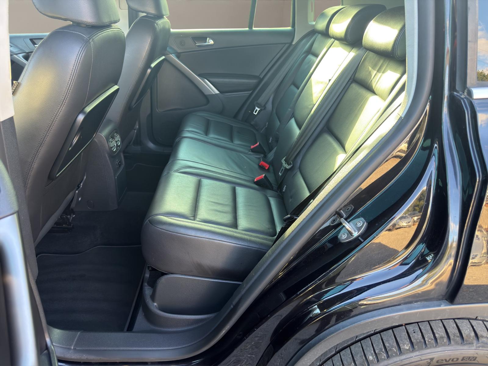 VW Tiguan 2.0 TSI Sport&Style-image-9