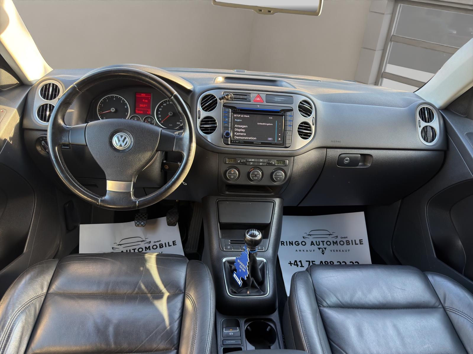 VW Tiguan 2.0 TSI Sport&Style-image-12
