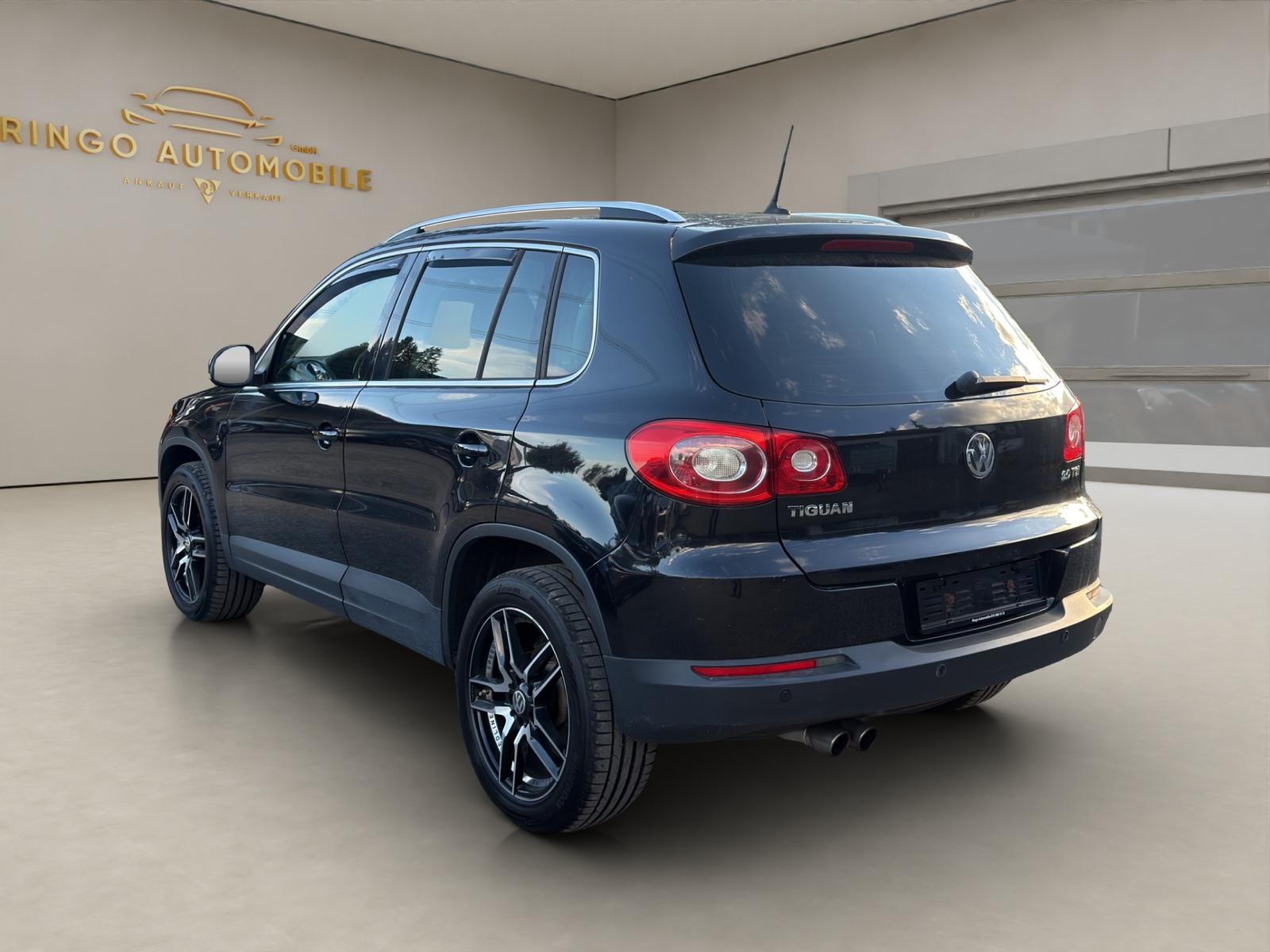 VW Tiguan 2.0 TSI Sport&Style-image-2