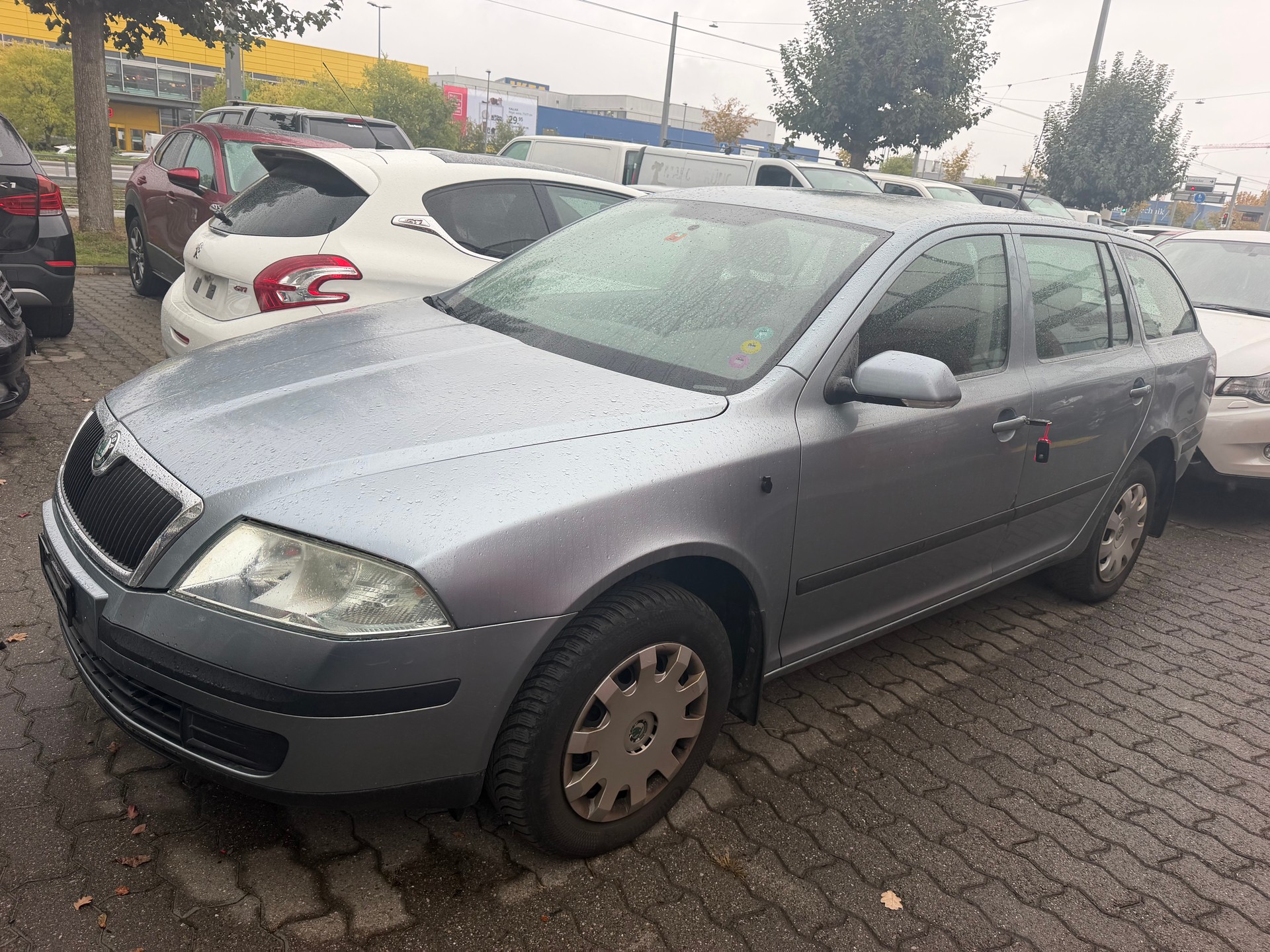SKODA Octavia 2.0 FSI Laurin & Klement 4x4-image-1