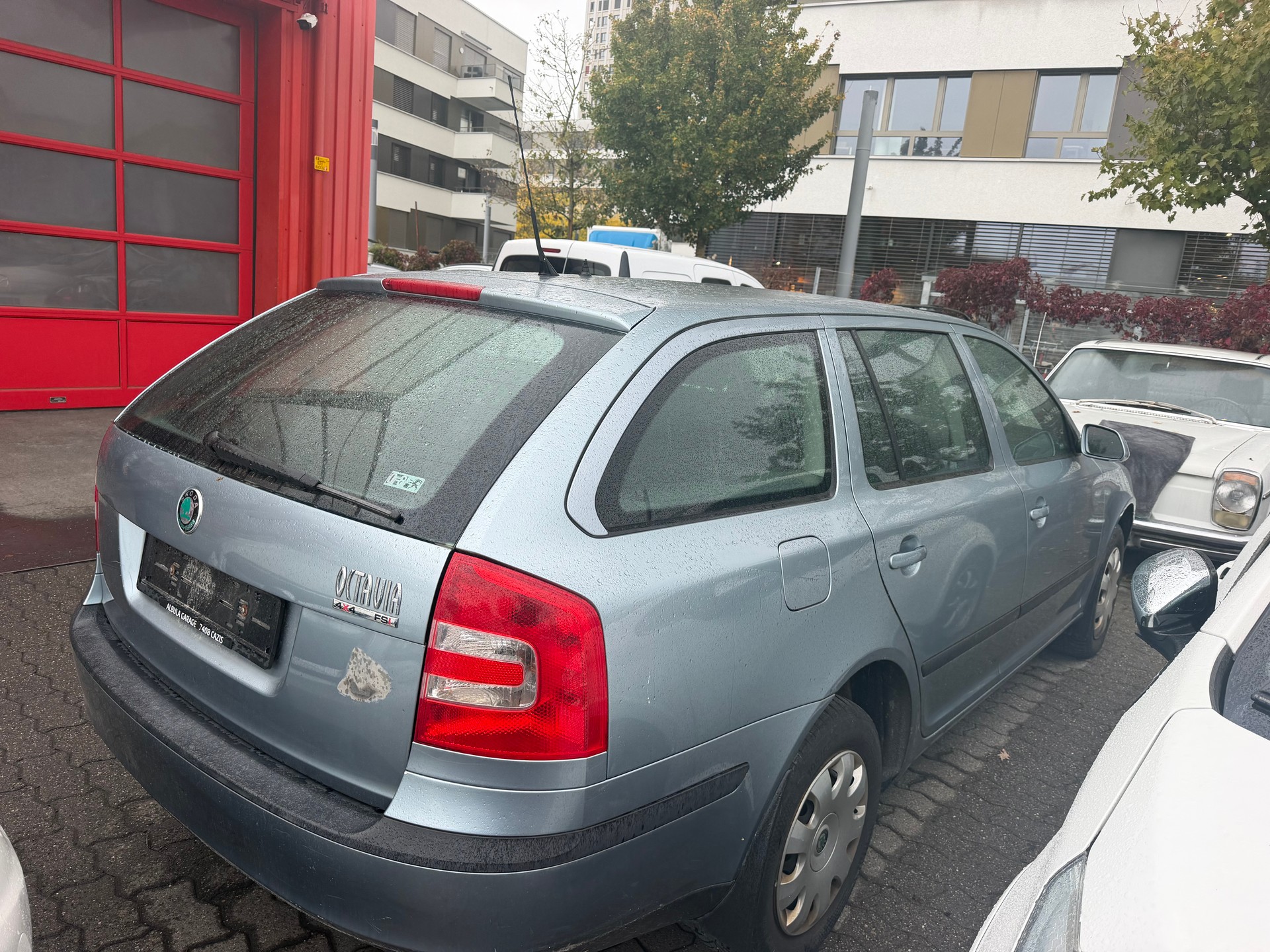 SKODA Octavia 2.0 FSI Laurin & Klement 4x4-image-3
