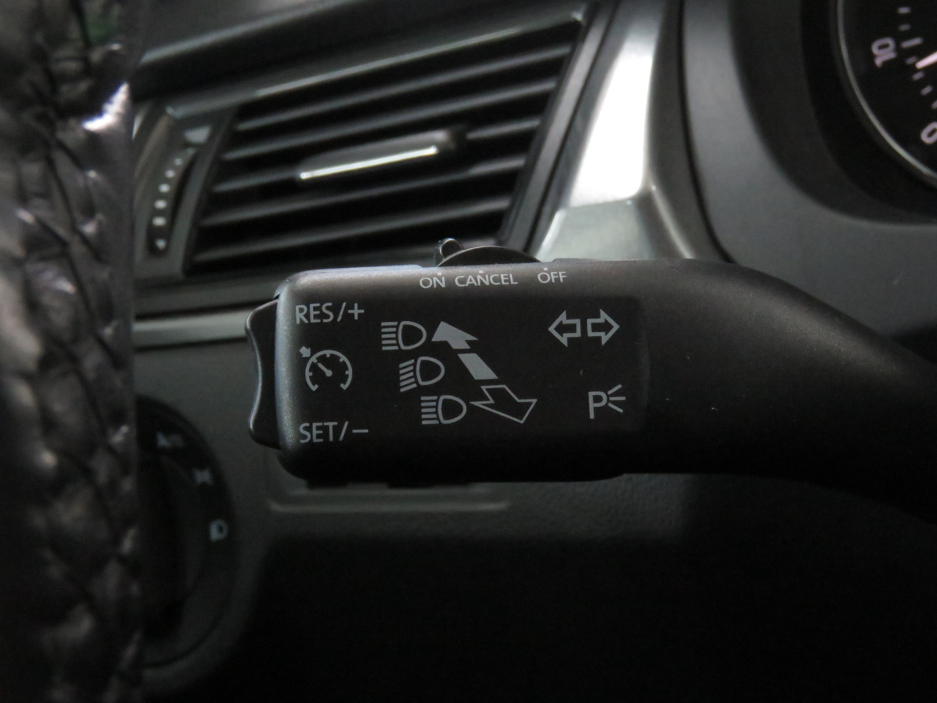 SKODA Rapid Spaceback 1.2 TSI Ambition-image-17