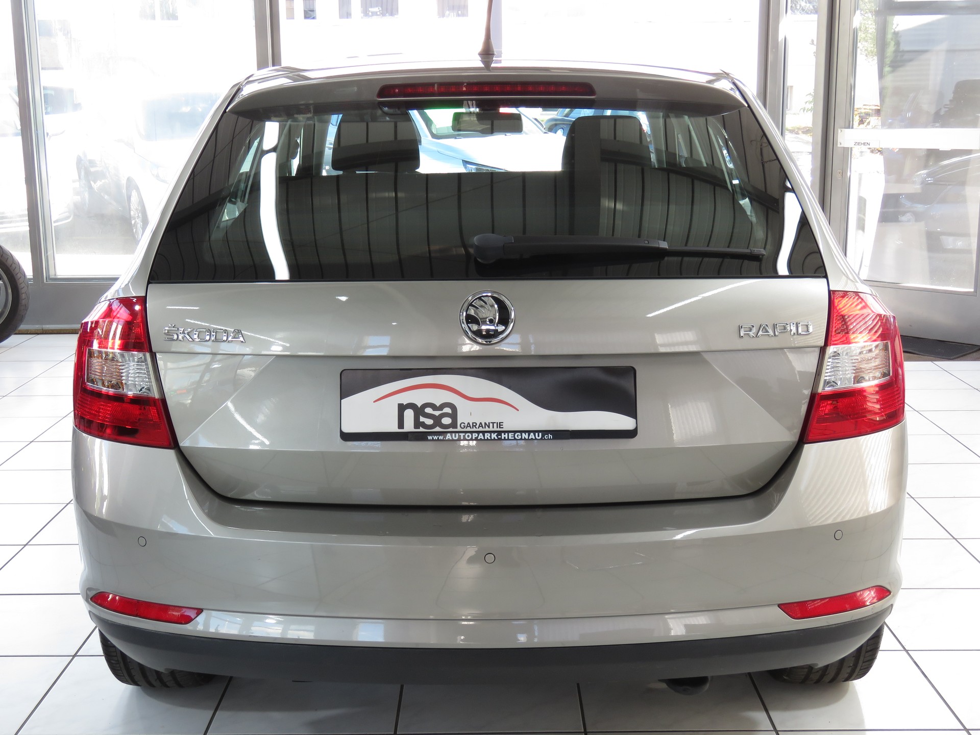 SKODA Rapid Spaceback 1.2 TSI Ambition-image-4