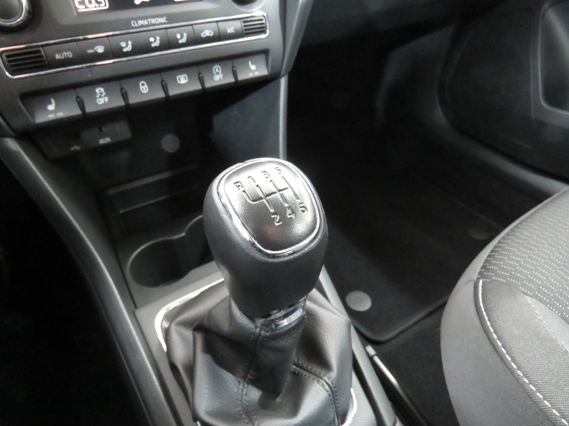 SKODA Rapid Spaceback 1.2 TSI Ambition-image-14