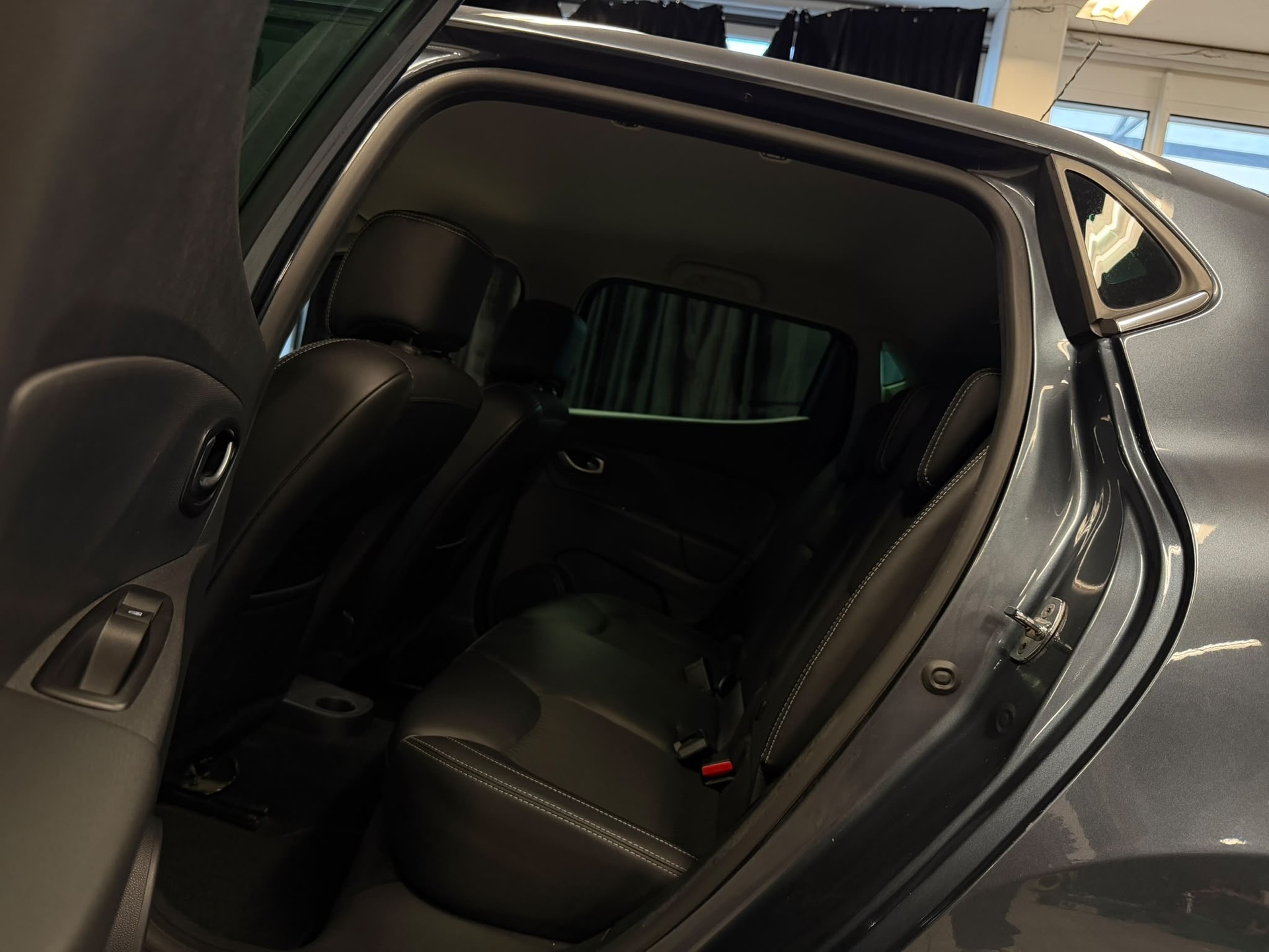 RENAULT Clio 0.9 12V Intens-image-15