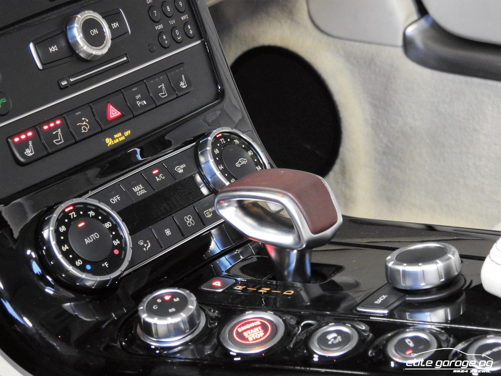 MERCEDES-BENZ SLS 63 AMG GT Speedshift-image-11