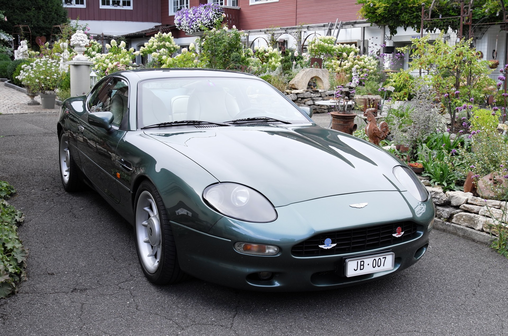ASTON MARTIN DB7 - "one of one" - Veteran-image-9