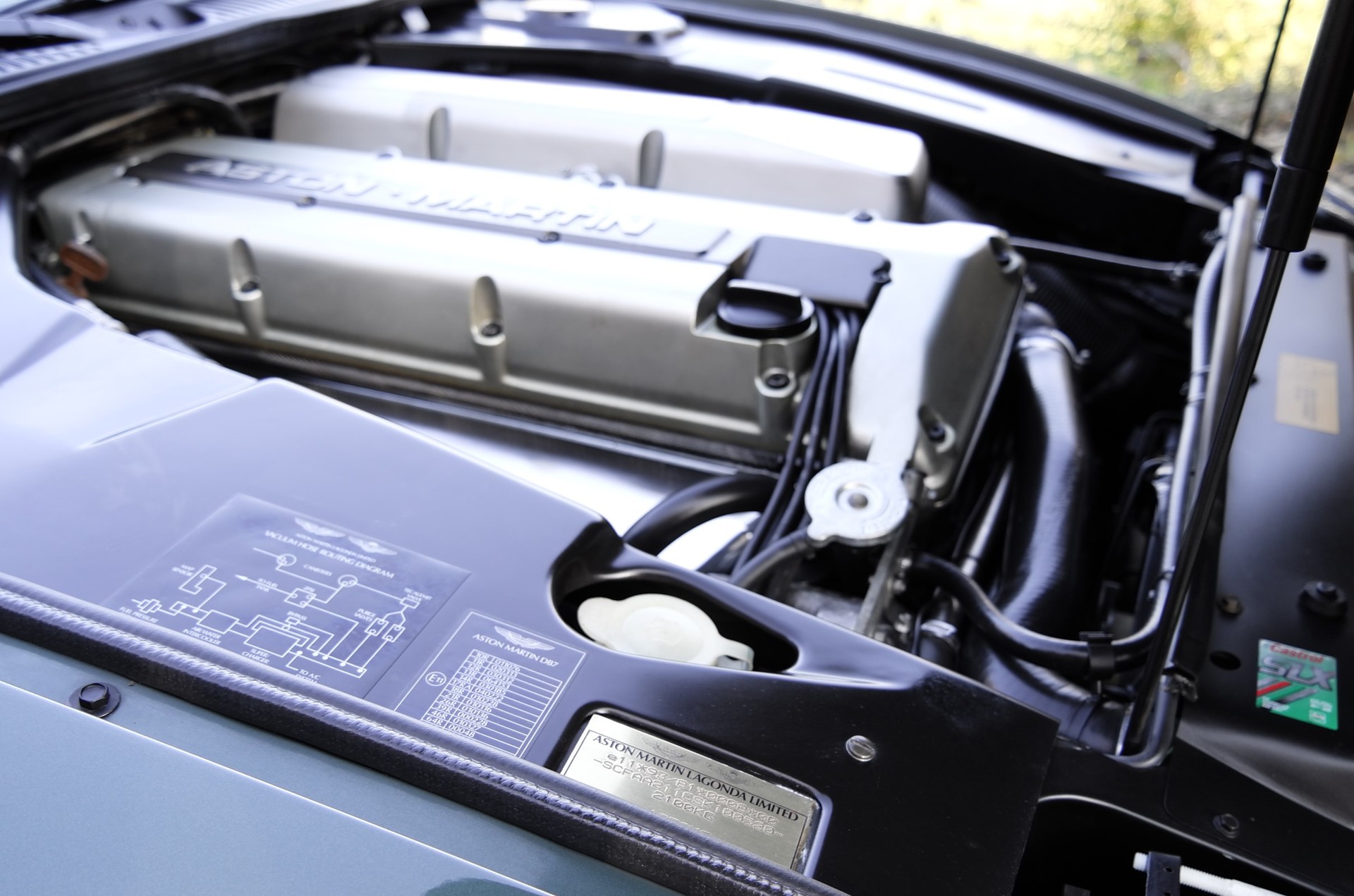 ASTON MARTIN DB7 - "one of one" - Veteran-image-18