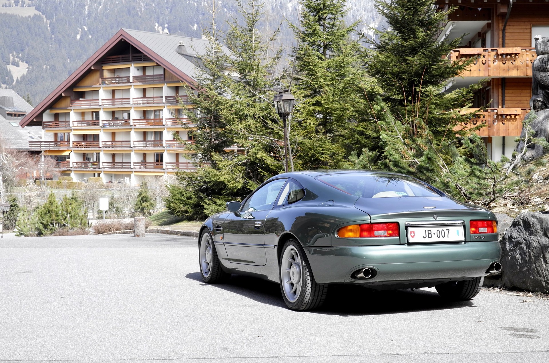 ASTON MARTIN DB7 - "one of one" - Veteran-image-10