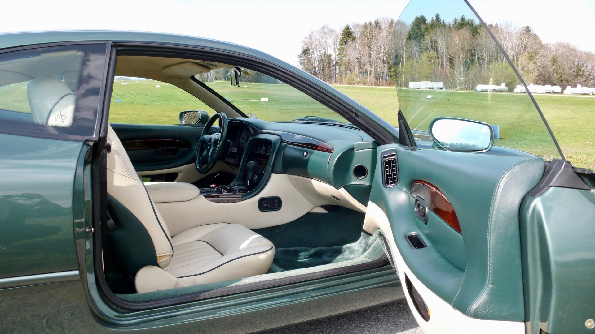 ASTON MARTIN DB7 - "one of one" - Veteran-image-12