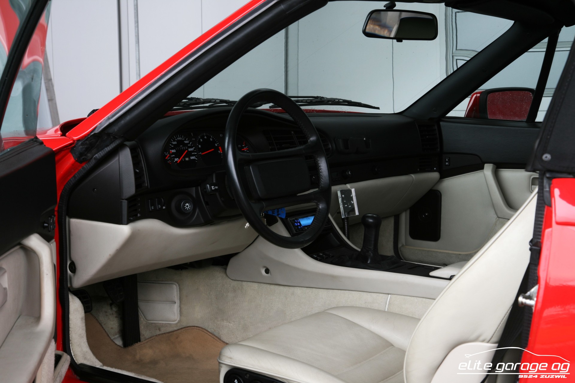 PORSCHE 944 S2 Cabriolet-image-13