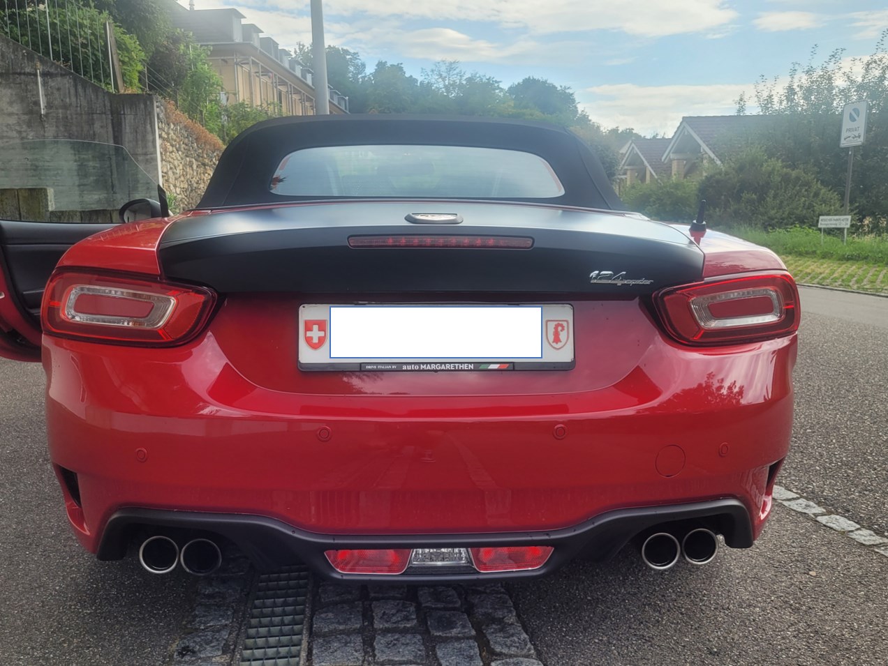 FIAT 124 Spider 1.4 TB Abarth-image-1