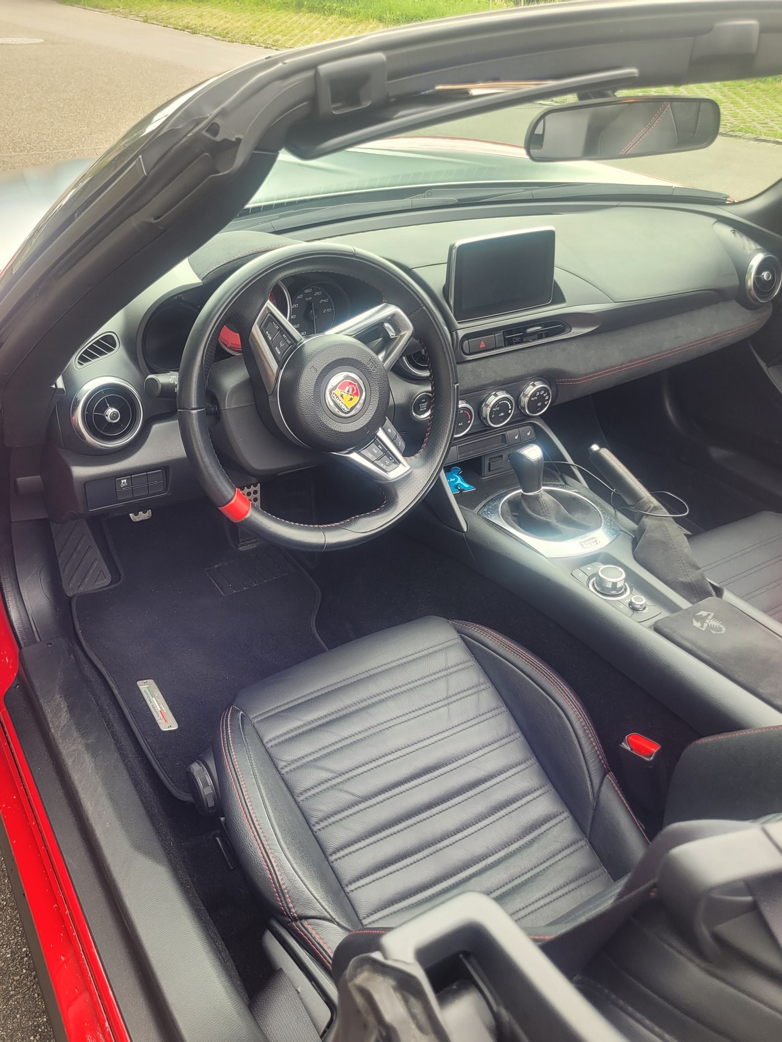 FIAT 124 Spider 1.4 TB Abarth-image-4