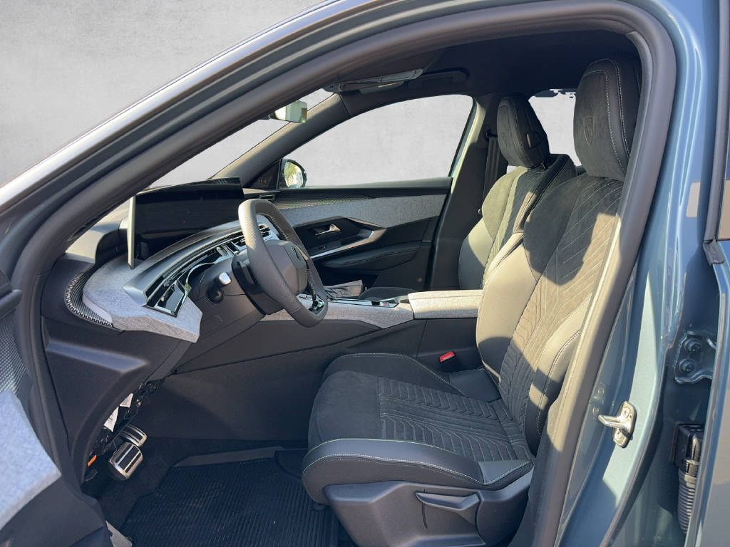 PEUGEOT 3008 e-GT-image-7