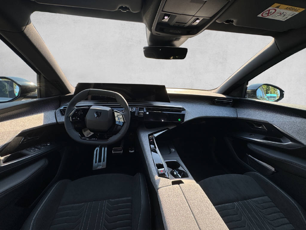 PEUGEOT 3008 e-GT-image-8