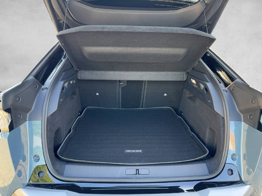 PEUGEOT 3008 e-GT-image-5