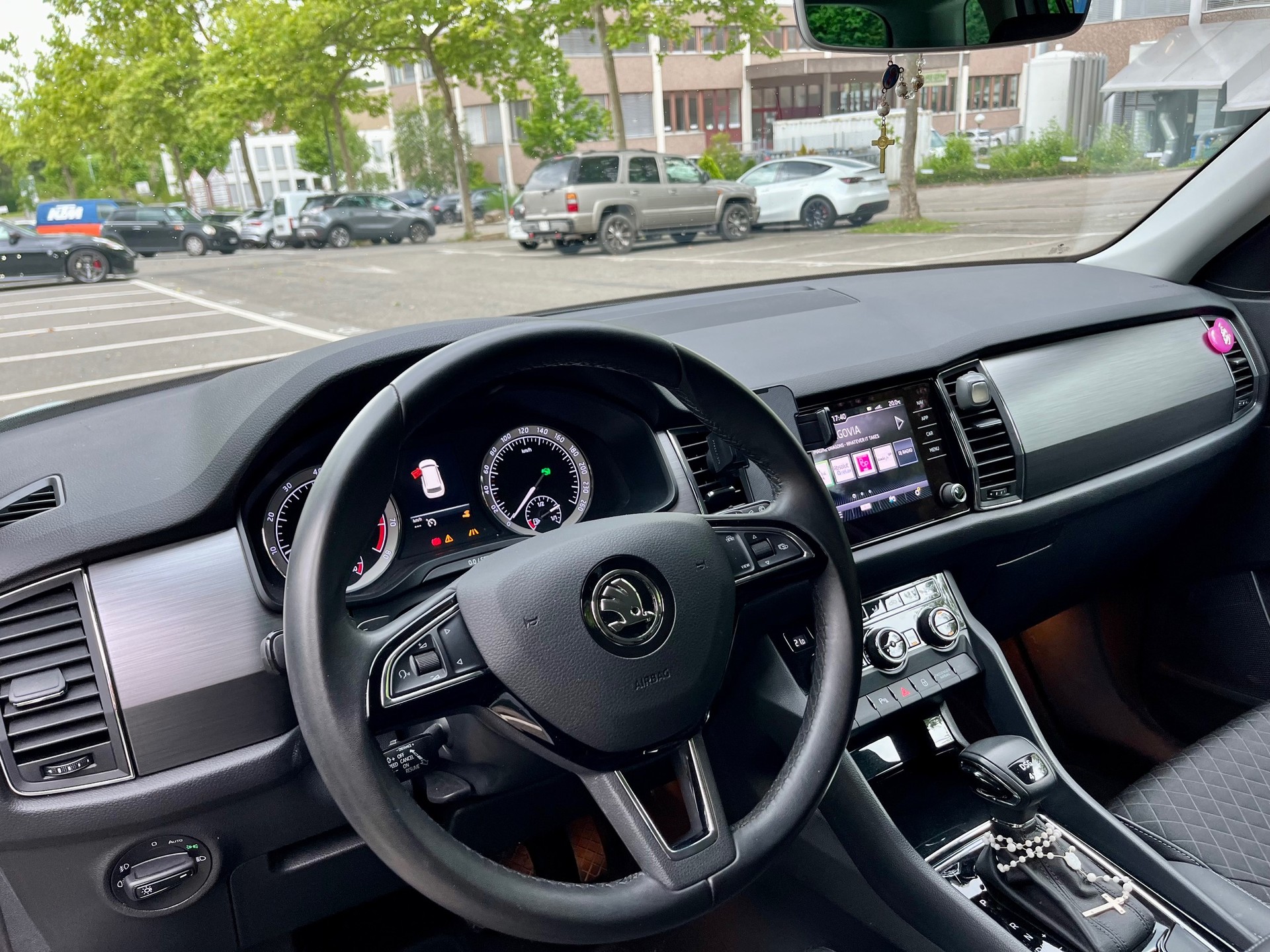 SKODA Kodiaq 2.0 TSI 4x4 DSG Smile-image-4
