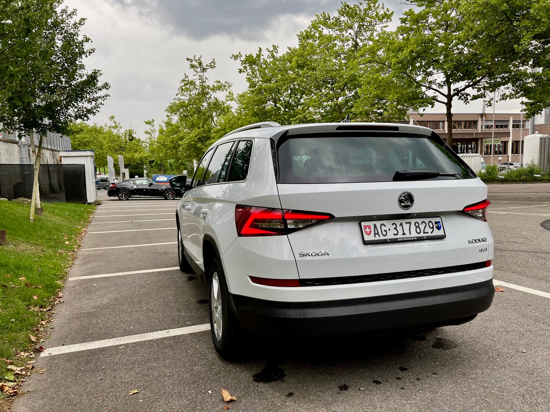SKODA Kodiaq 2.0 TSI 4x4 DSG Smile-image-3