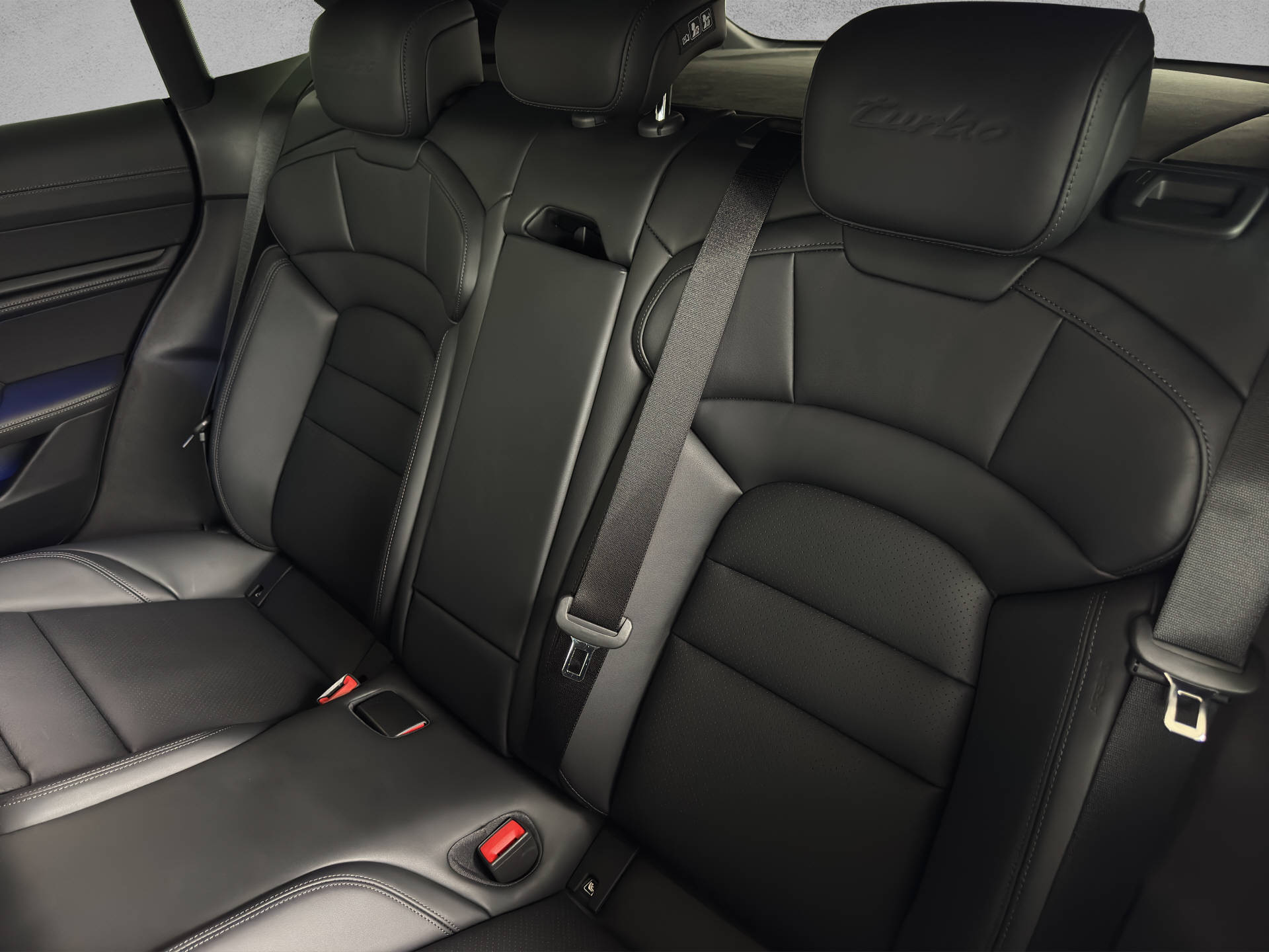 PORSCHE Taycan Turbo Cross Turismo-image-12