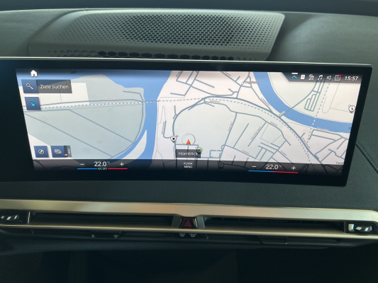 BMW iX xDrive40-image-9