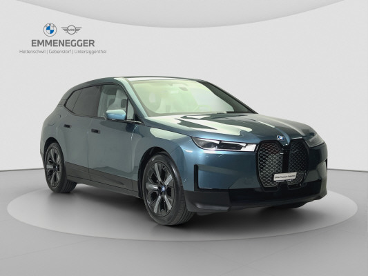 BMW iX xDrive40-image-6
