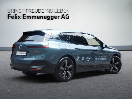 BMW iX xDrive40-image-2