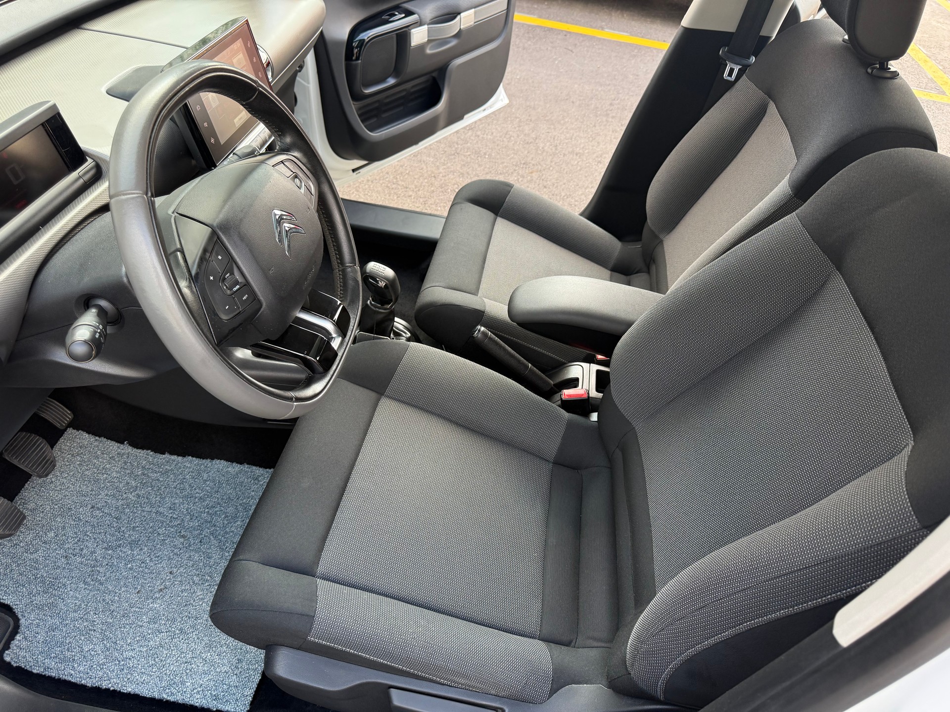 CITROEN C4 Cactus 1.2 e-THP Shine-image-25