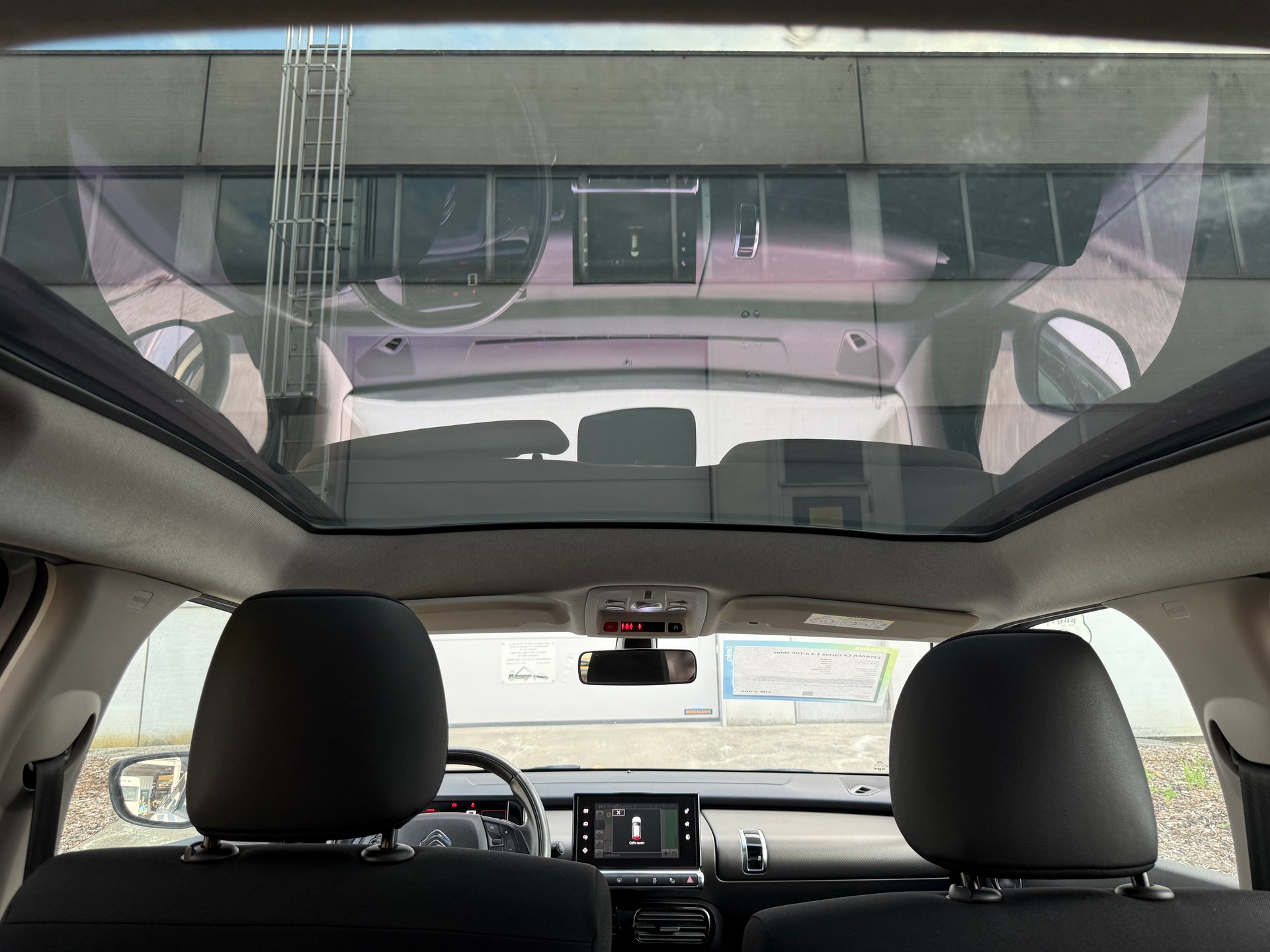 CITROEN C4 Cactus 1.2 e-THP Shine-image-30