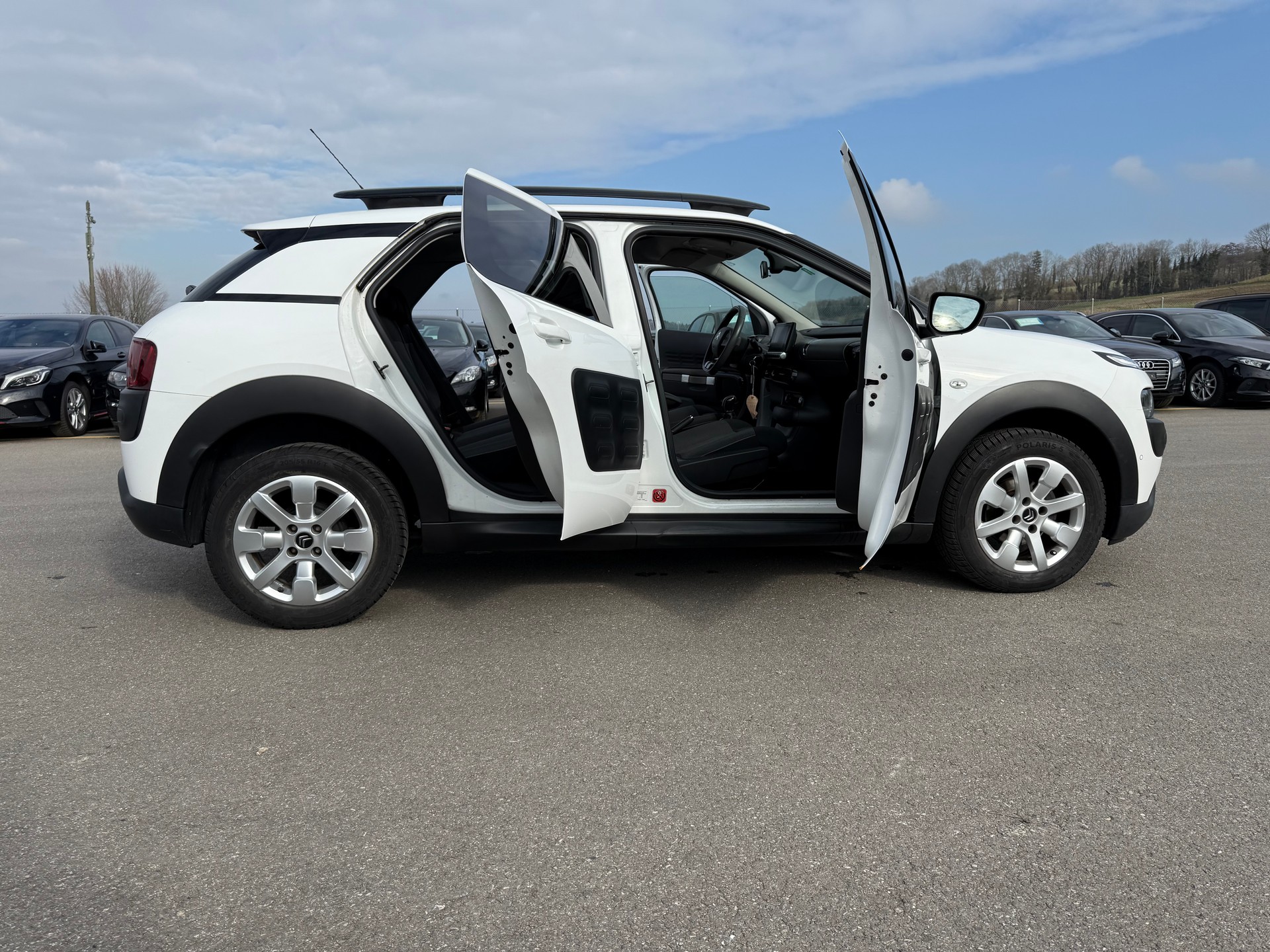 CITROEN C4 Cactus 1.2 e-THP Shine-image-3
