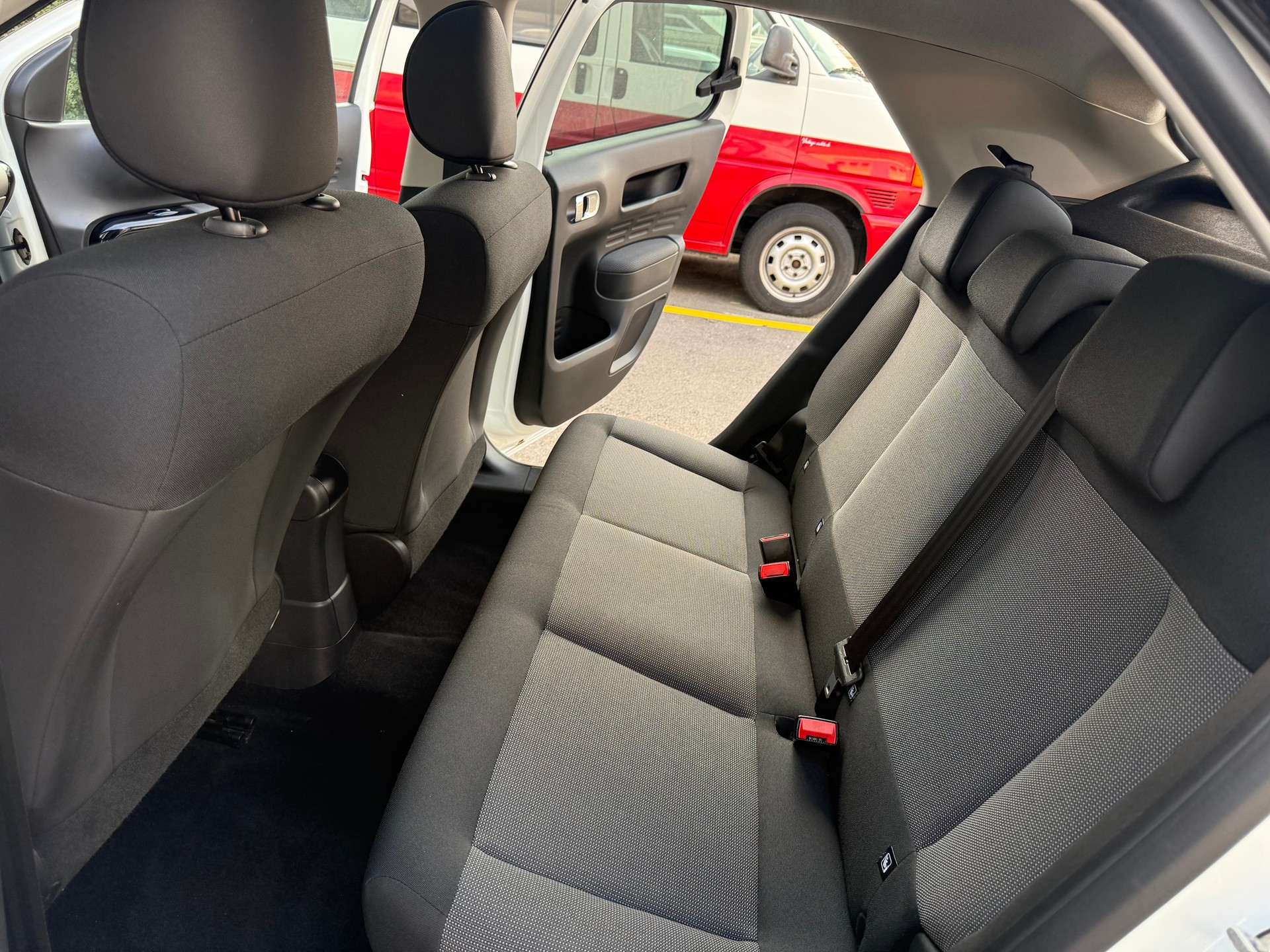 CITROEN C4 Cactus 1.2 e-THP Shine-image-19