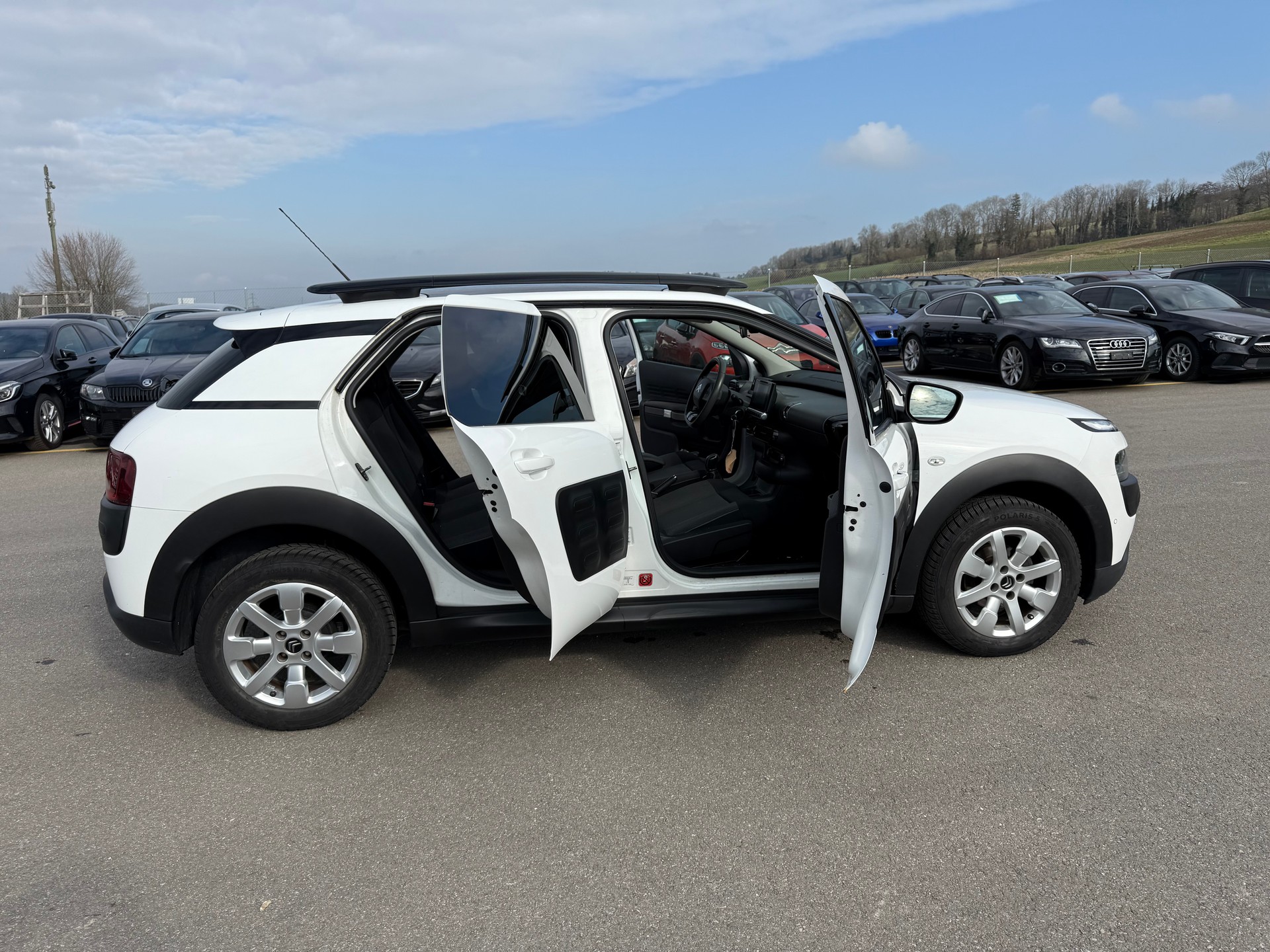 CITROEN C4 Cactus 1.2 e-THP Shine-image-2
