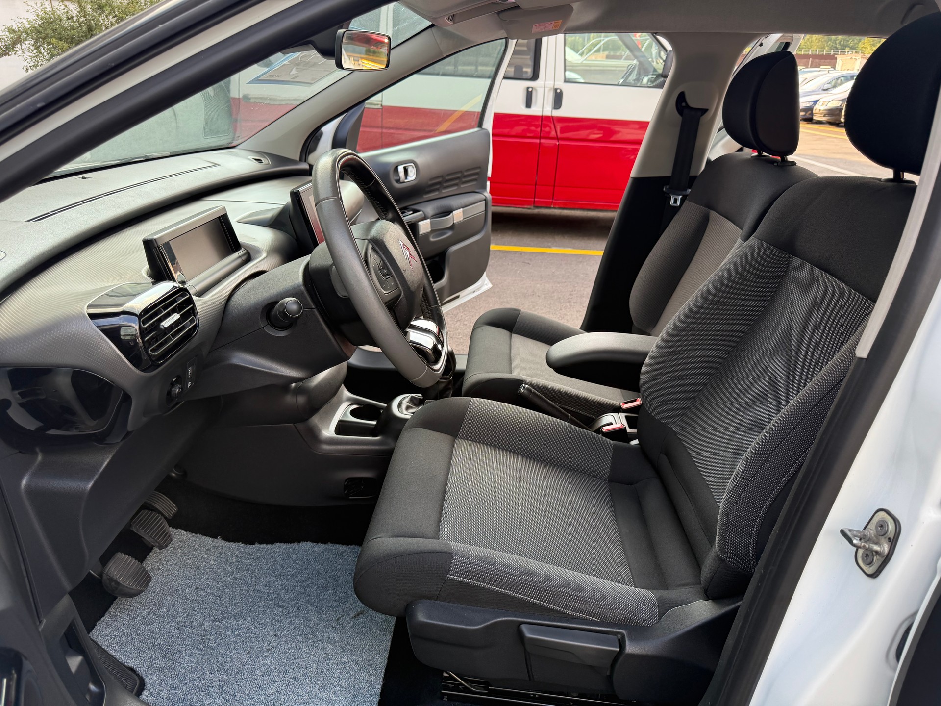 CITROEN C4 Cactus 1.2 e-THP Shine-image-24