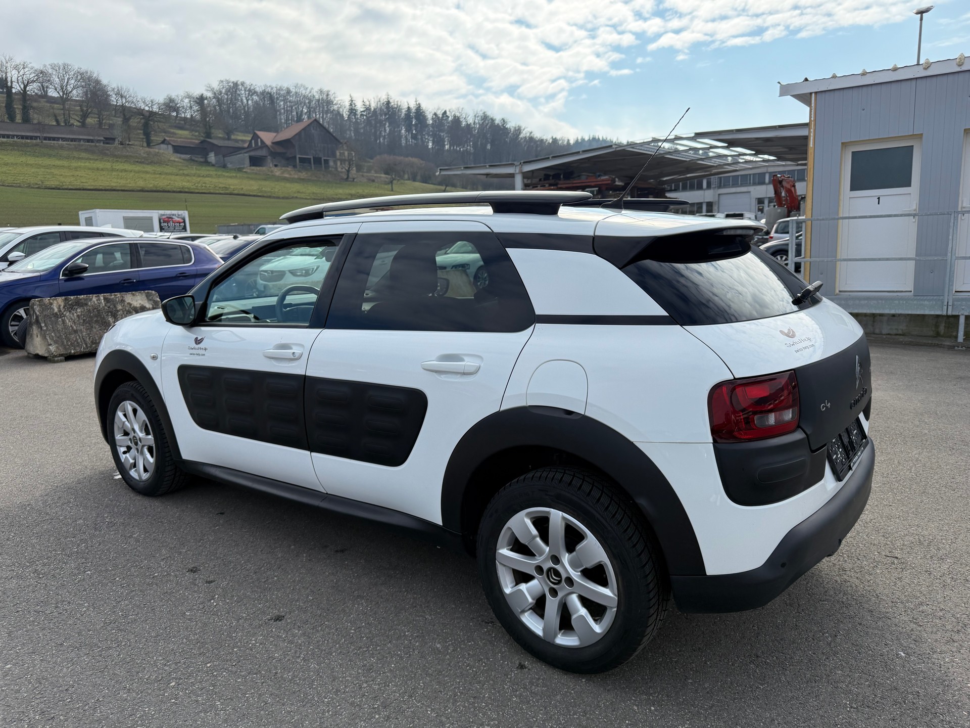 CITROEN C4 Cactus 1.2 e-THP Shine-image-16