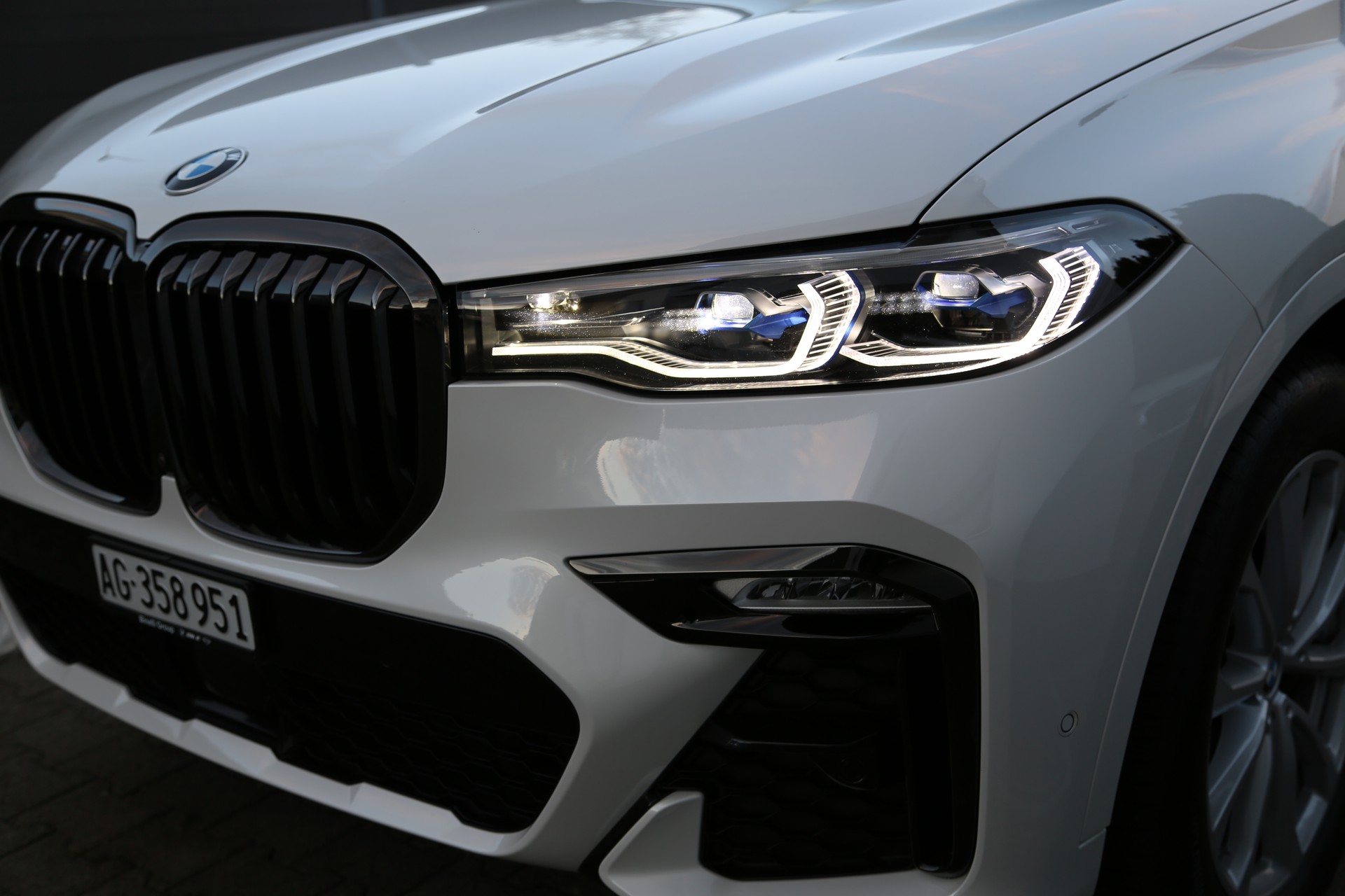 BMW X7 xDrive 48V 40i Steptronic-image-8