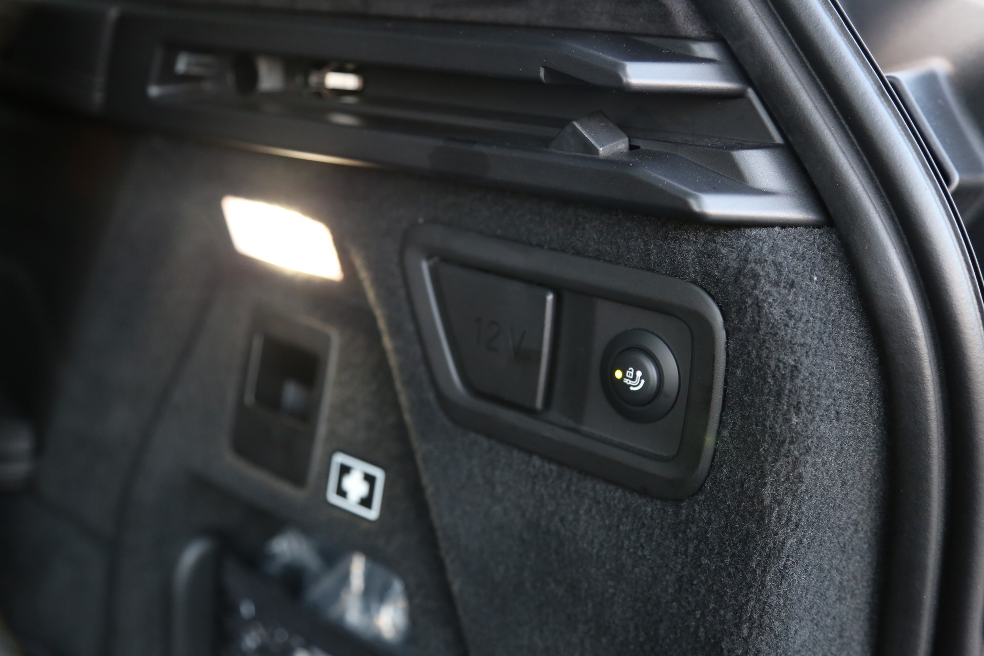 BMW X7 xDrive 48V 40i Steptronic-image-28