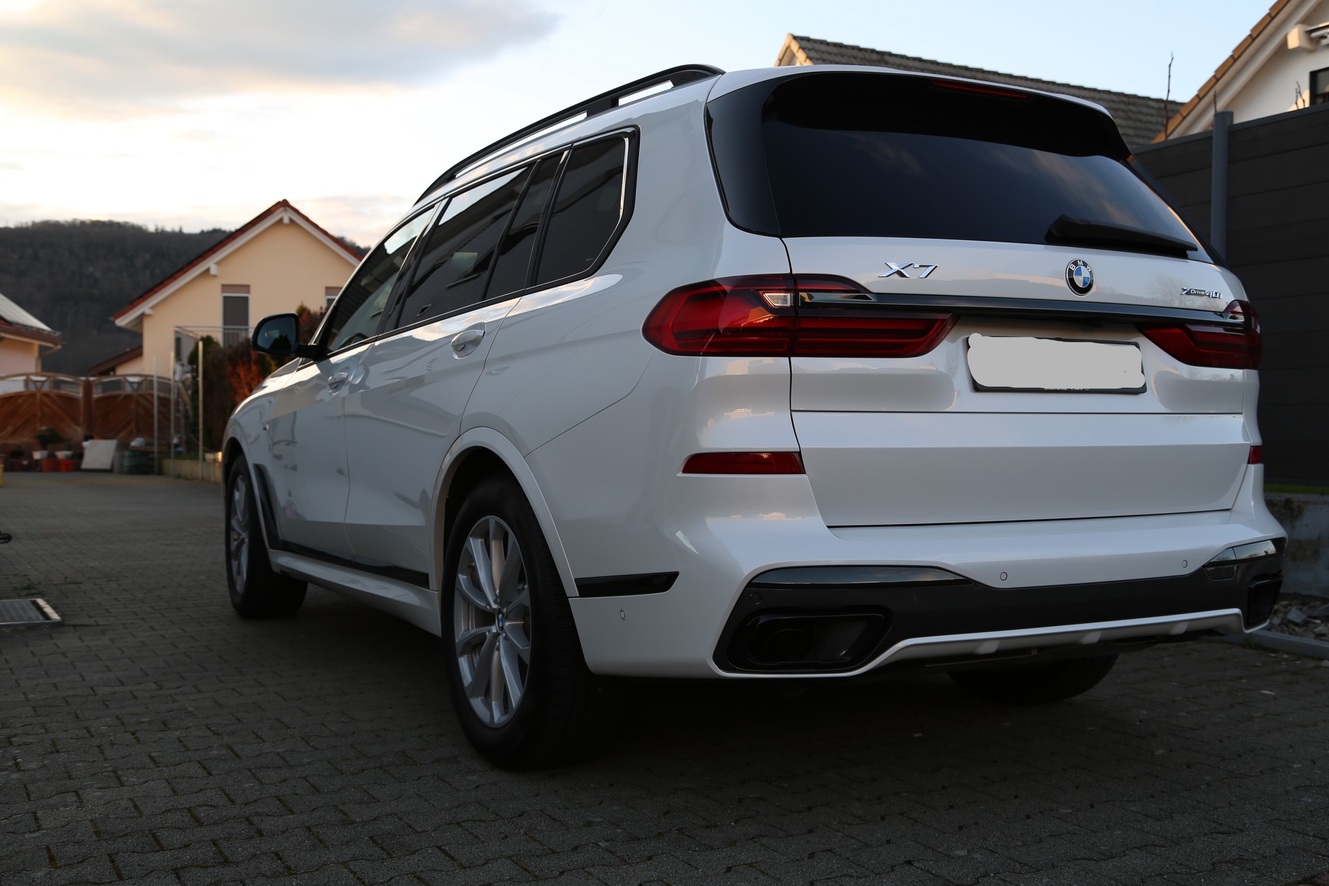 BMW X7 xDrive 48V 40i Steptronic-image-3