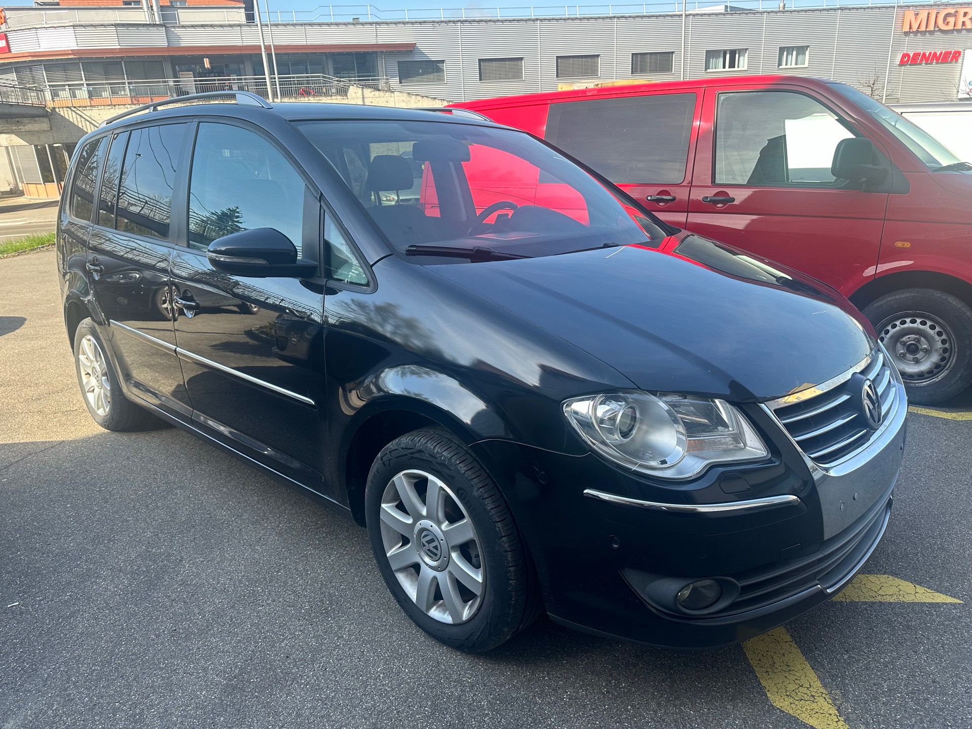 VW CrossTouran 2.0 TDI Scott Limited Edition-image-1
