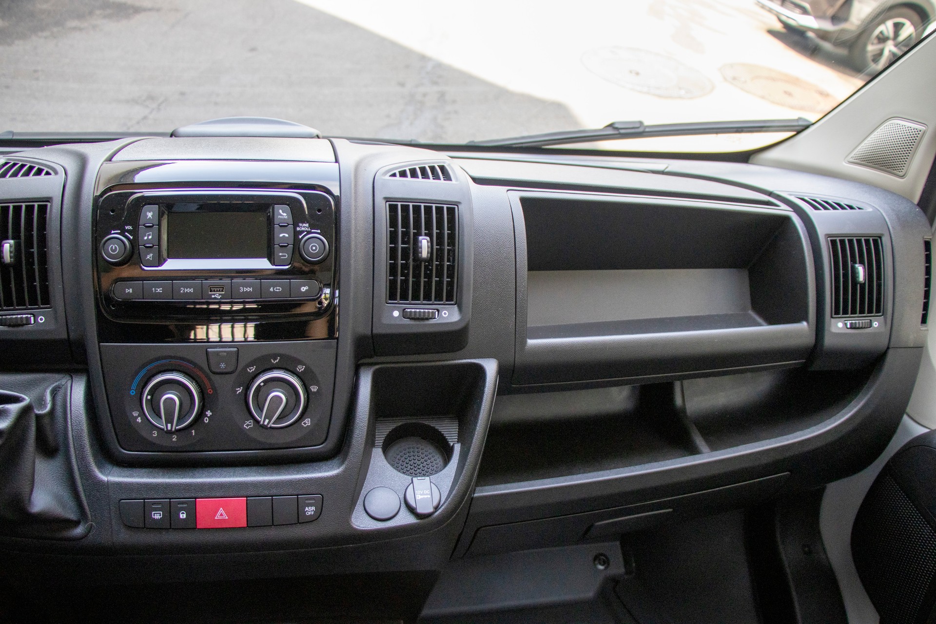 PEUGEOT Boxer Pick-Up 335 L3 2.2 BlueHDi 140-image-6