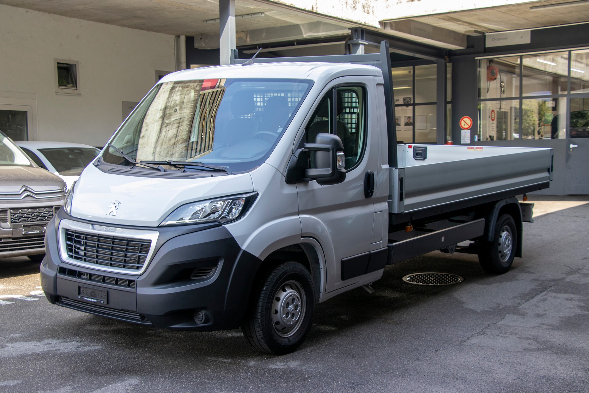 PEUGEOT Boxer Pick-Up 335 L3 2.2 BlueHDi 140-image-0