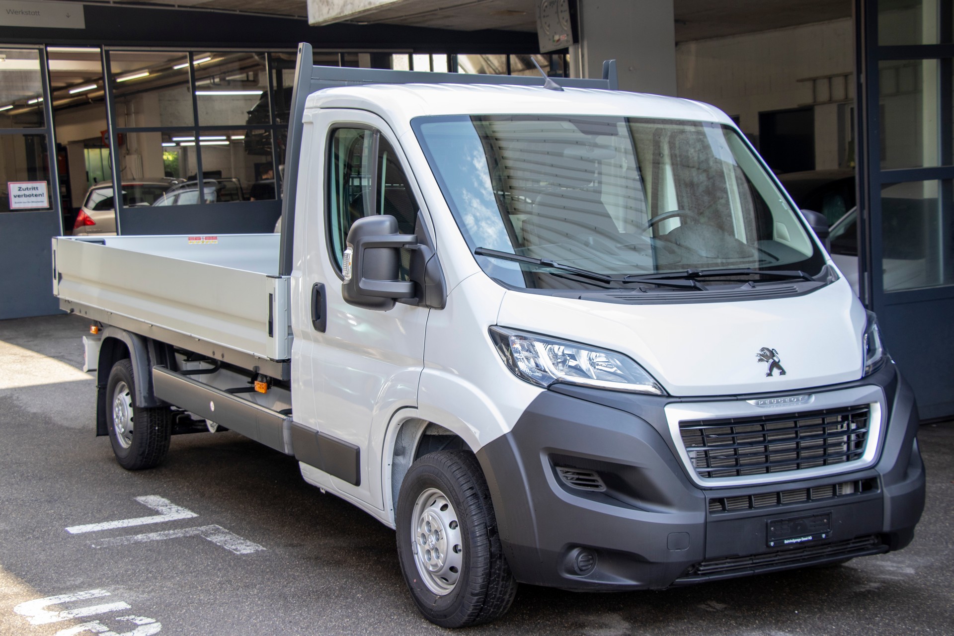 PEUGEOT Boxer Pick-Up 335 L3 2.2 BlueHDi 140-image-3