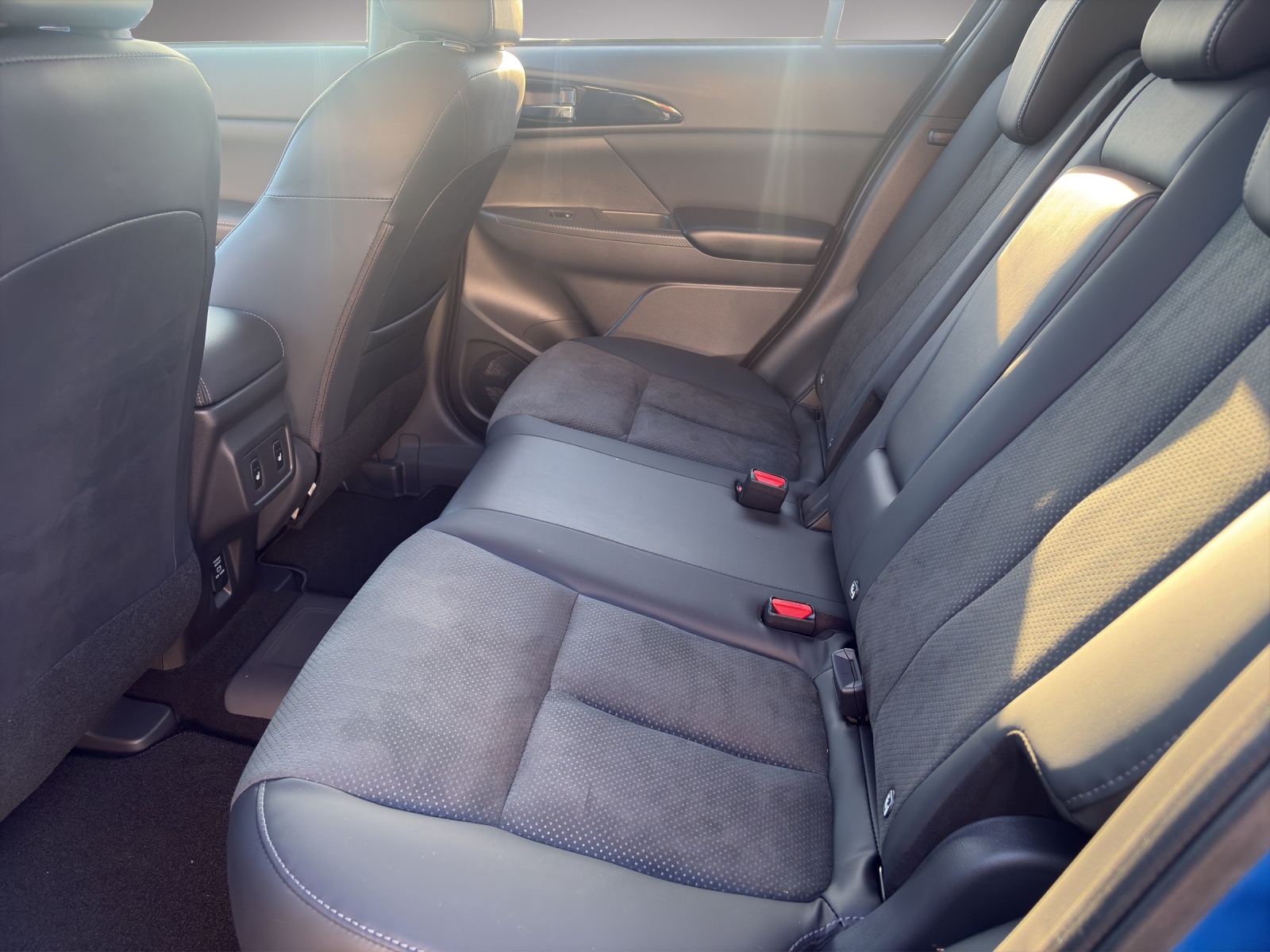 MITSUBISHI Eclipse Cross 2.4 PHEV Blackline-image-6
